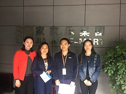 图4 教师深入家家乐调研.JPG